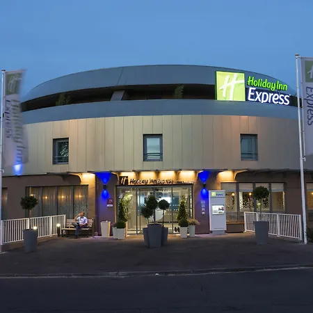 Express Paris - By Ihg Hotel 3*
